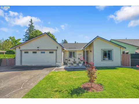 17022 SE Salmon St, Portland, OR 97233