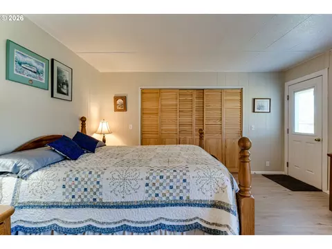 34681 Devonshire Dr, Eugene, OR 97405 photo 19