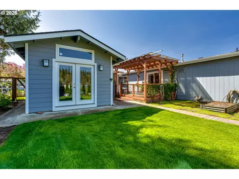 34681 Devonshire Dr, Eugene, OR 97405 photo 28