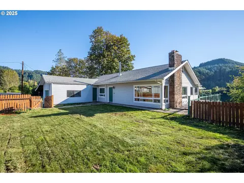 32818 State Highway 38, Scottsburg, OR 97473