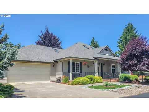 1260 NE Granite Ridge St, Roseburg, OR 97470