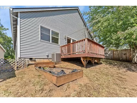 Exterior - 38926 Haskins St, Sandy, OR 97055 photo 5 of 5