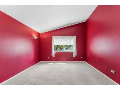 Bedroom - 38926 Haskins St, Sandy, OR 97055 photo 5 of 7