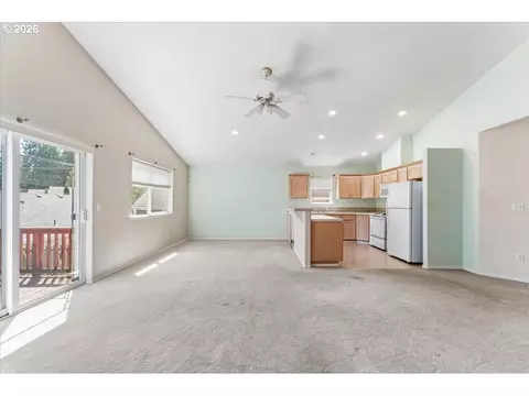 Living - 38926 Haskins St, Sandy, OR 97055 photo 3 of 4