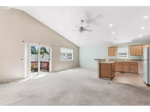 Living - 38926 Haskins St, Sandy, OR 97055 photo 2 of 4