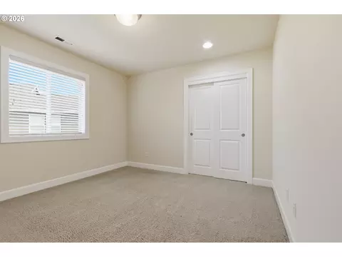 Bedroom - 516 SE 200th Pl, Camas, WA 98607 photo 3 of 5
