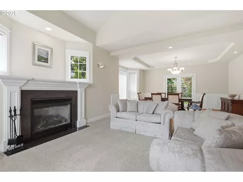 Living - 516 SE 200th Pl, Camas, WA 98607 photo 2 of 6