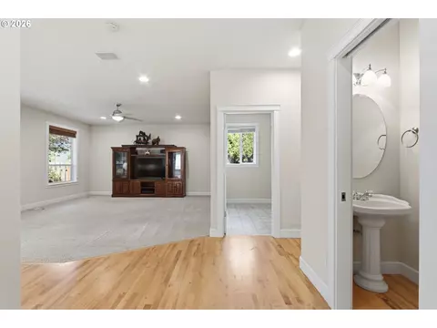 Living - 516 SE 200th Pl, Camas, WA 98607 photo 4 of 6