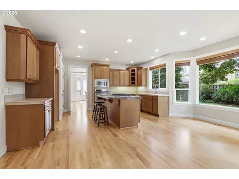 Kitchen - 516 SE 200th Pl, Camas, WA 98607 photo 1 of 5