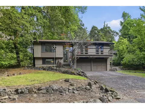 2879 Timberline Dr, Eugene, OR 97405