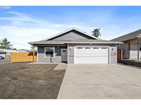 1520 Lakeshore Dr, Coos Bay, OR 97420