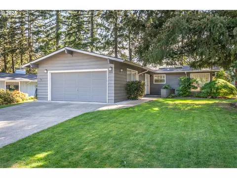 900 NE 131st Pl, Portland, OR 97230