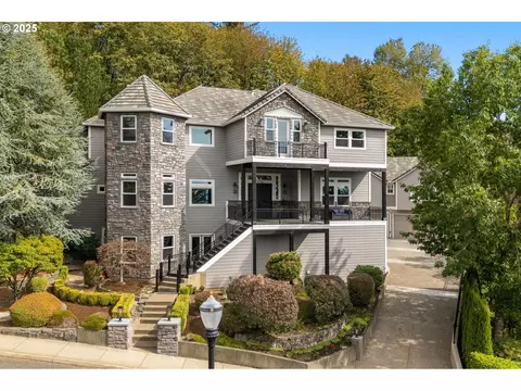 3720 NW Devoto Ln, Portland, OR 97229