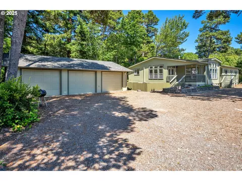 4739 N Jetty Rd, Florence, OR 97439