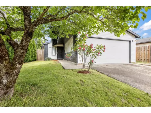 9259 SE Clay St, Portland, OR 97216