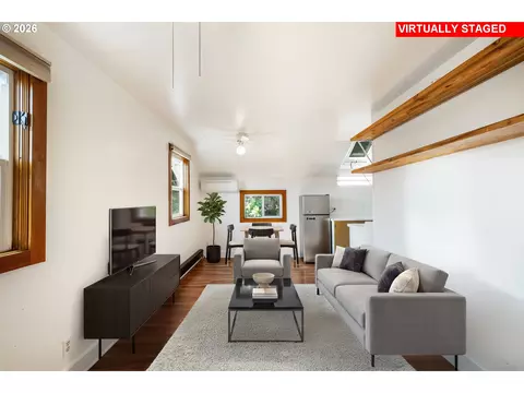 Living - 2774 Potter St, Eugene, OR 97405 photo 2 of 3
