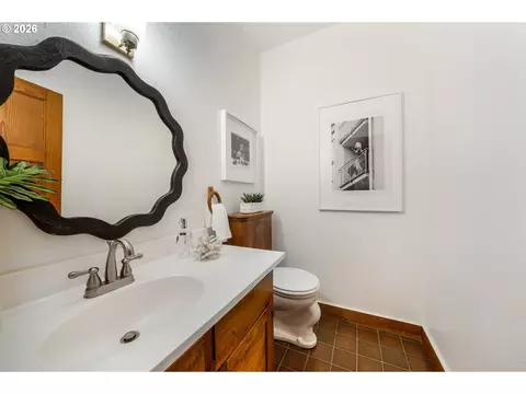 Bath - 2774 Potter St, Eugene, OR 97405 photo 1 of 5