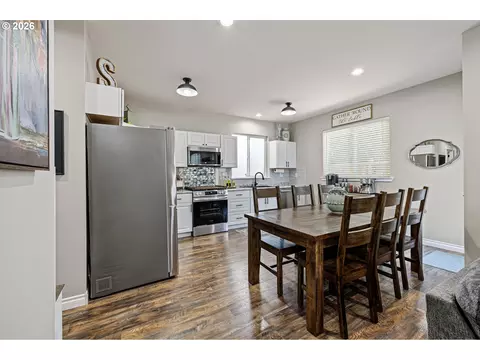 Kitchen - 1805 Enchantment Dr, Eugene, OR 97402 photo 1 of 4