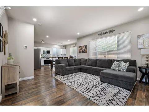 Living - 1805 Enchantment Dr, Eugene, OR 97402 photo 1 of 4