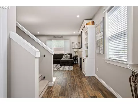 Entry Way - 1805 Enchantment Dr, Eugene, OR 97402 photo 1 of 8