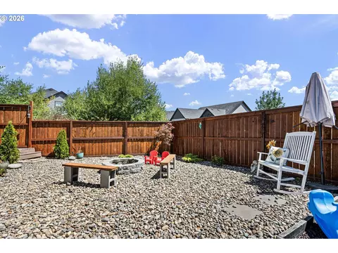Exterior - 1805 Enchantment Dr, Eugene, OR 97402 photo 6 of 9