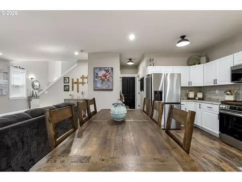 Dining - 1805 Enchantment Dr, Eugene, OR 97402 photo 1 of 2