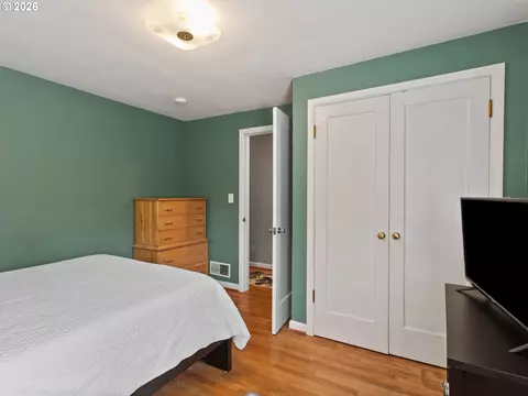 Bedroom - 15905 SE Ruby Dr, Milwaukie, OR 97267 photo 4 of 4