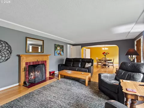 Living - 15905 SE Ruby Dr, Milwaukie, OR 97267 photo 2 of 3