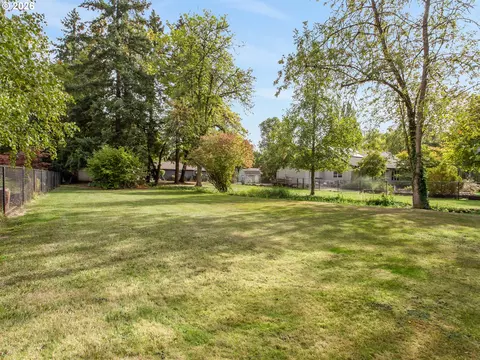 Exterior - 15905 SE Ruby Dr, Milwaukie, OR 97267 photo 10 of 13