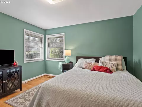 Bedroom - 15905 SE Ruby Dr, Milwaukie, OR 97267 photo 3 of 4