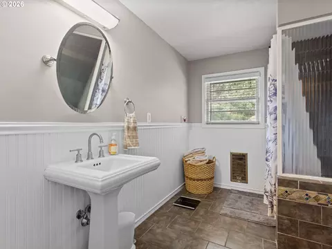 Bath - 15905 SE Ruby Dr, Milwaukie, OR 97267 photo 1 of 2