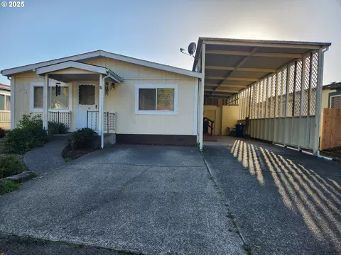 100 River Bend Rd #66, Reedsport, OR 97467