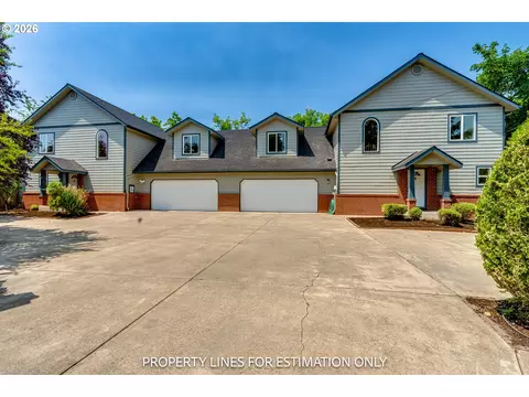 911 N 9th St, Cottage Grove, OR 97424