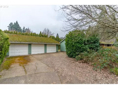 112 NE Green Ct, Albany, OR 97321