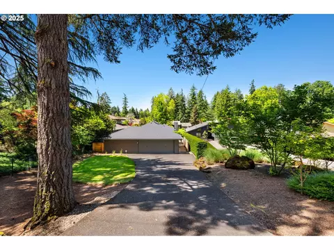 17787 Kelok Rd, Lake Oswego, OR 97034