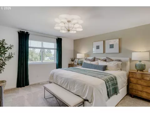 Bedroom - 5733 Basalt Ct, Springfield, OR 97478 photo 4 of 5