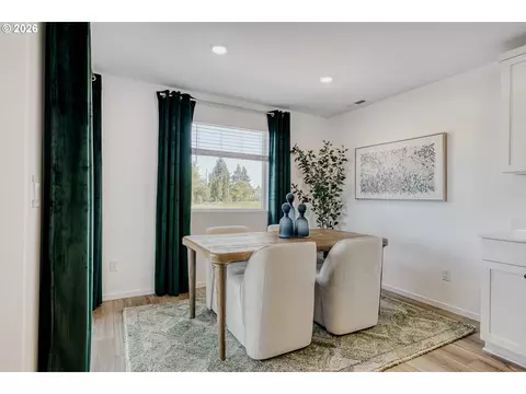 Dining - 5733 Basalt Ct, Springfield, OR 97478 photo 2 of 3