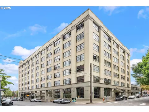 1314 NW Irving St #609, Portland, OR 97209