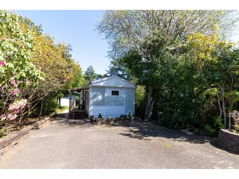 1600 Rhododendron Dr #187, Florence, OR 97439