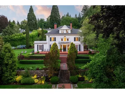 11175 S Riverwood Rd, Portland, OR 97219