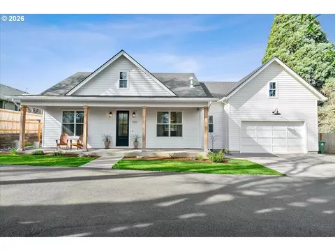 1305 Uff Da St, Silverton, OR 97381