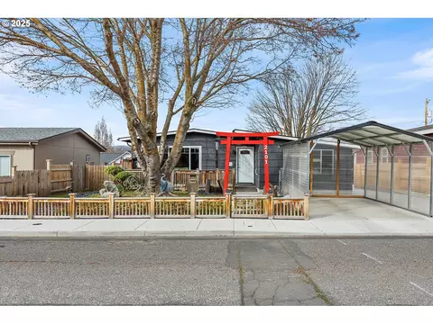 2101 E 13th St, The Dalles, OR 97058