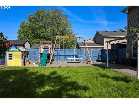 Exterior - 415 E Browning Ave, Hermiston, OR 97838 photo 3 of 6
