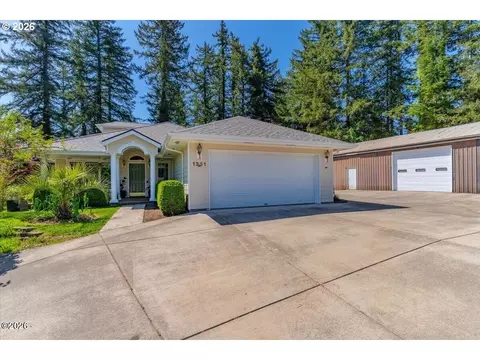 1331 SE Maple St, Toledo, OR 97391