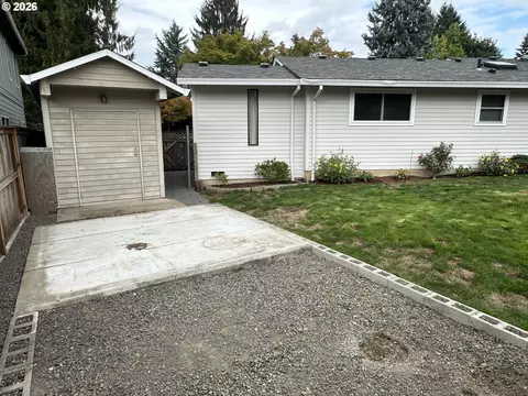 Exterior - 9150 SW Apache Dr, Tualatin, OR 97062 photo 4 of 7