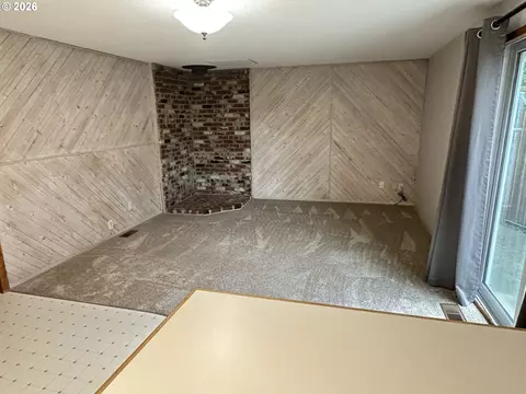 Living - 9150 SW Apache Dr, Tualatin, OR 97062 photo 3 of 4