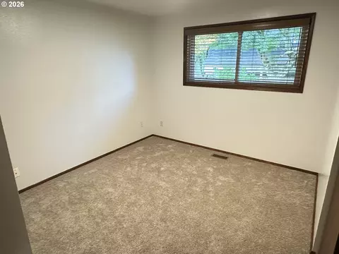 Bedroom - 9150 SW Apache Dr, Tualatin, OR 97062 photo 3 of 4