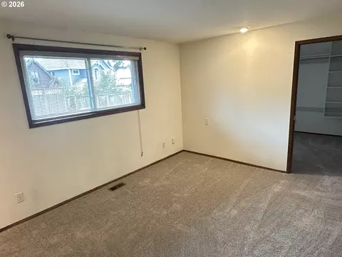 Bedroom - 9150 SW Apache Dr, Tualatin, OR 97062 photo 1 of 4