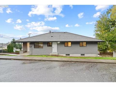 Exterior - 635 NE Dallas St, Camas, WA 98607 photo 3 of 3