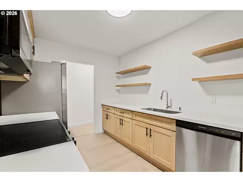 Kitchen - 635 NE Dallas St, Camas, WA 98607 photo 1 of 7